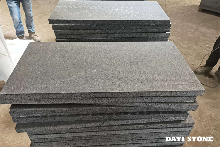 Paving Black Granite Stone New G684 Top flamed others sawn 40x60x3cm - Dayi Stone Paving Black Granite Stone New G684 Top flamed others sawn 40x60x3cm - Dayi Stone